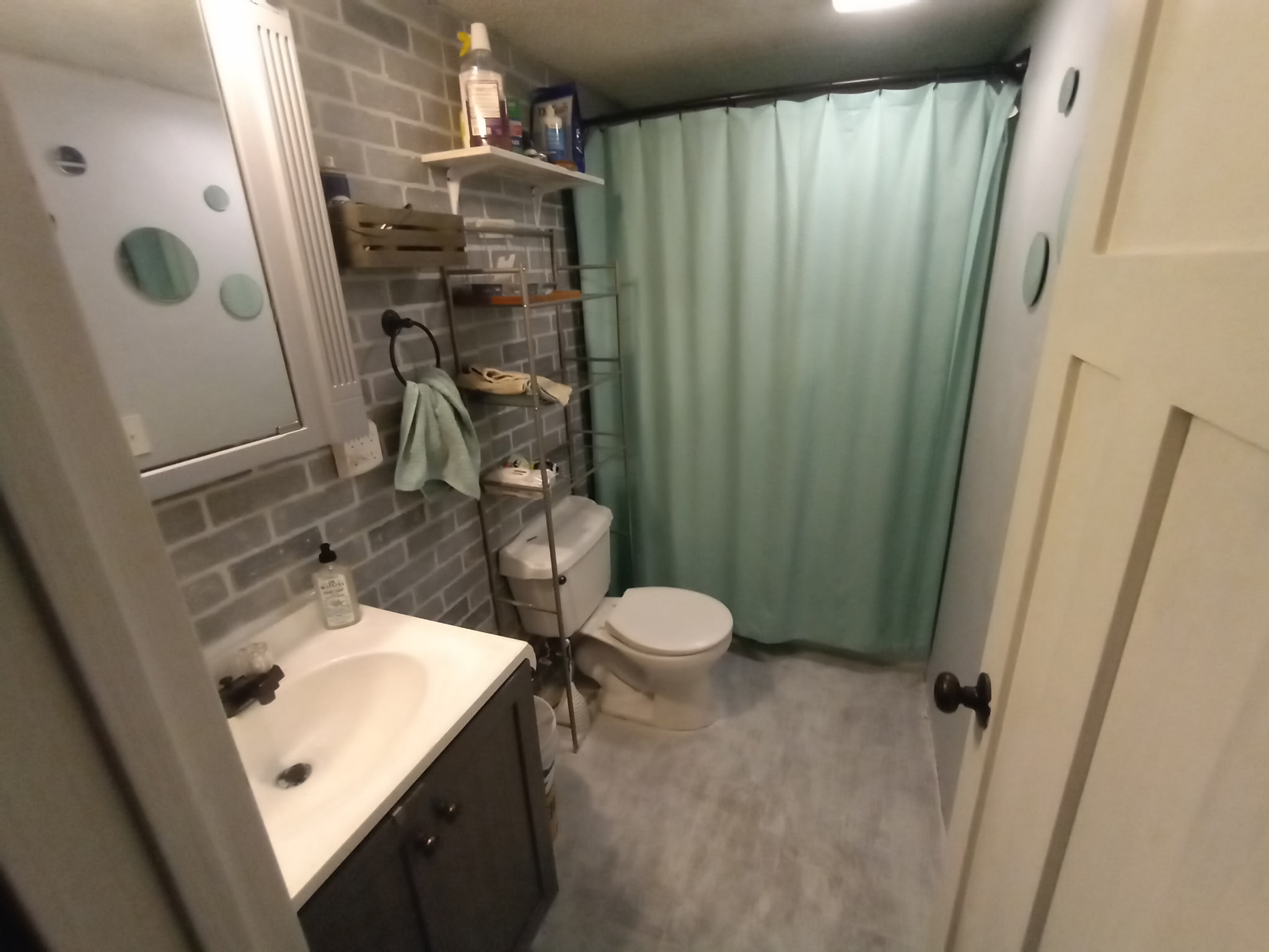 Bathroom prep detail